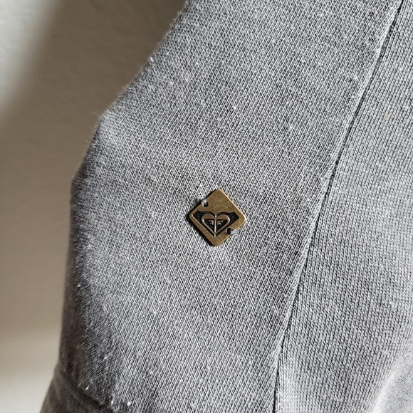 Roxy | Grey Vest w/ Hood - Picture 4 of 8